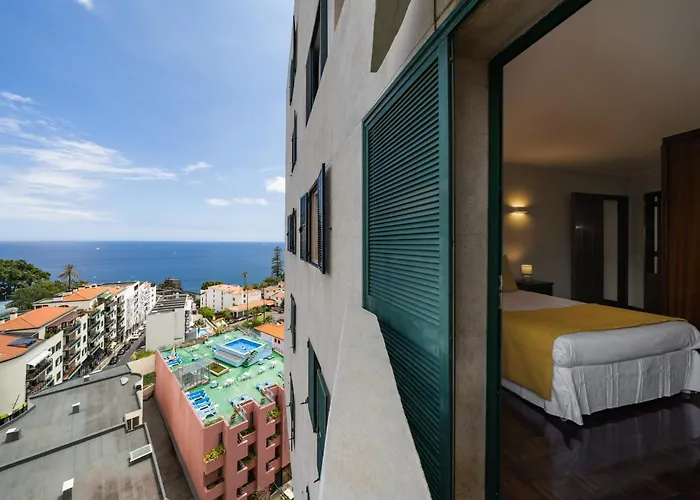 Olimpo I By An Island *