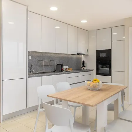 Olimpo I By An Island