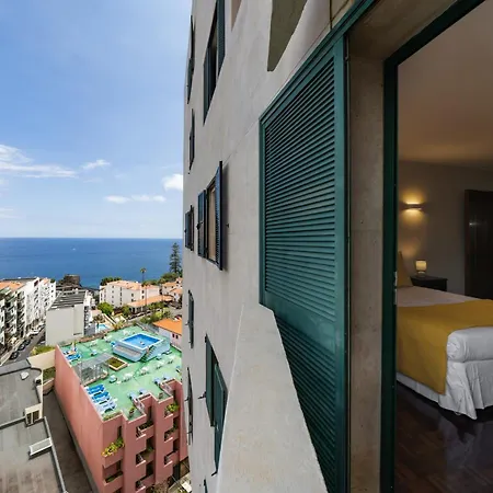 Olimpo I By An Island *