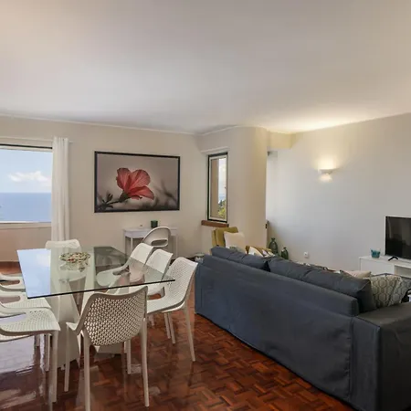 Olimpo I By An Island Funchal (Madeira)