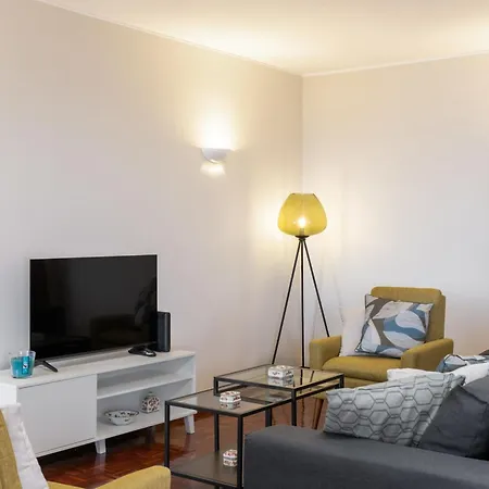 Olimpo I By An Island * Funchal (Madeira)