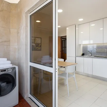 Olimpo I By An Island *