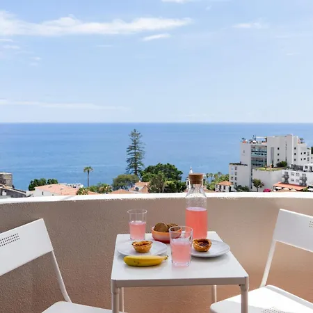 Olimpo I By An Island