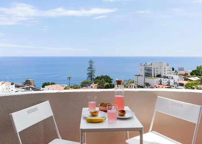 Olimpo I By An Island